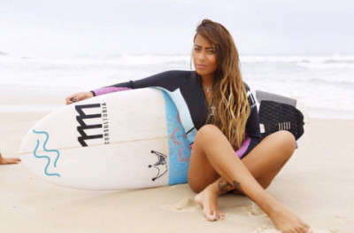 Neymar's-sister-beach